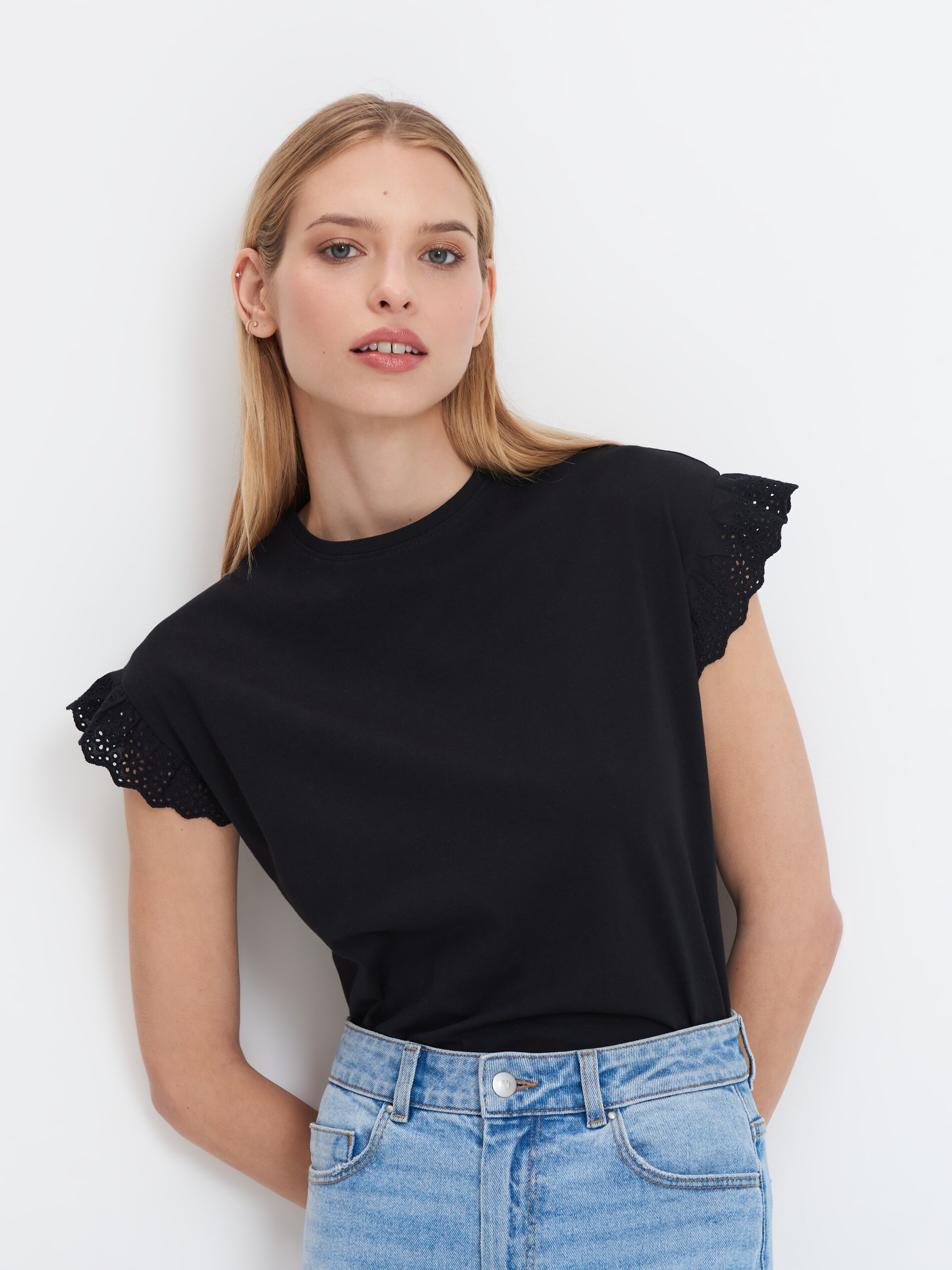 Blúzka s priesvitnými detailmi