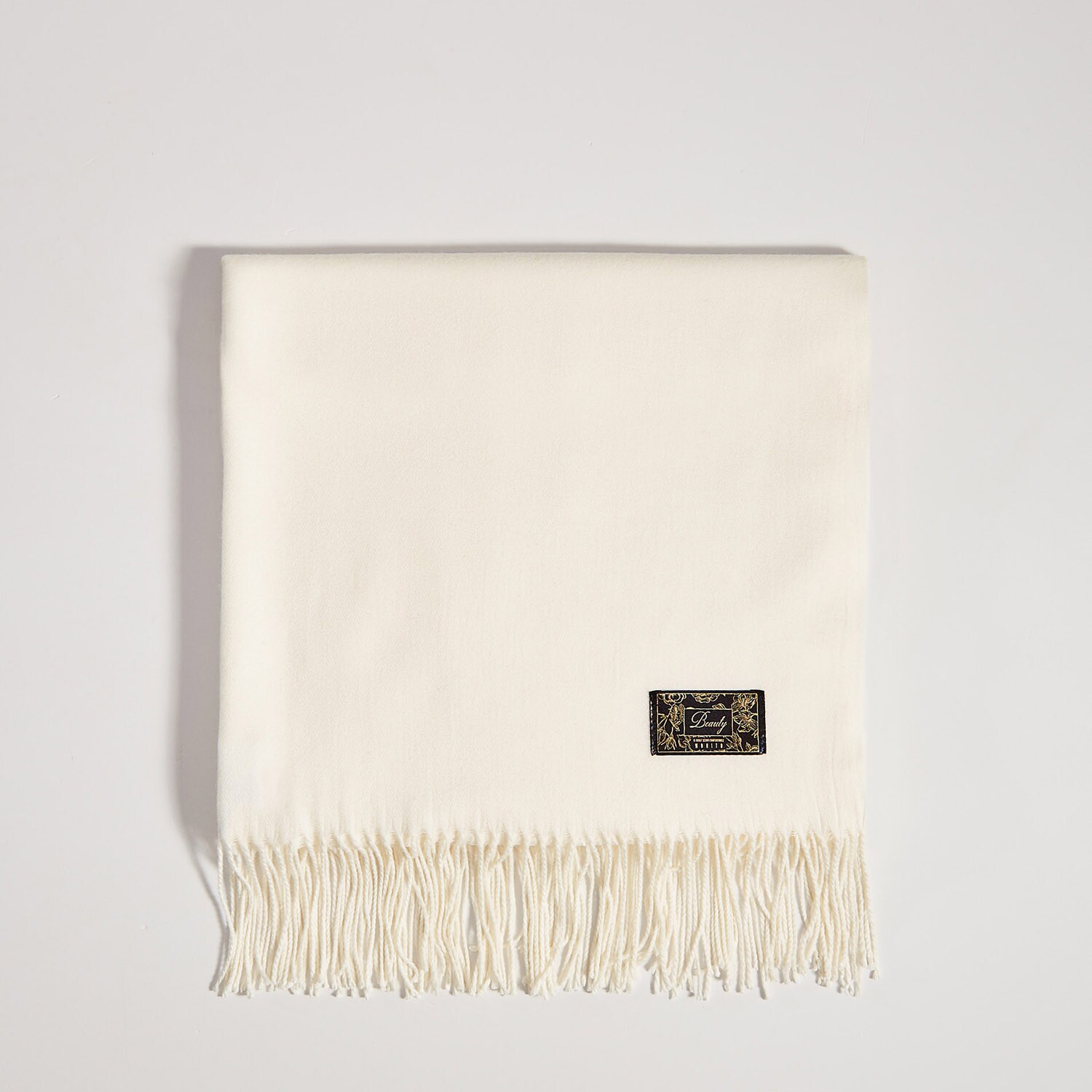 Hladký šál so strapcami