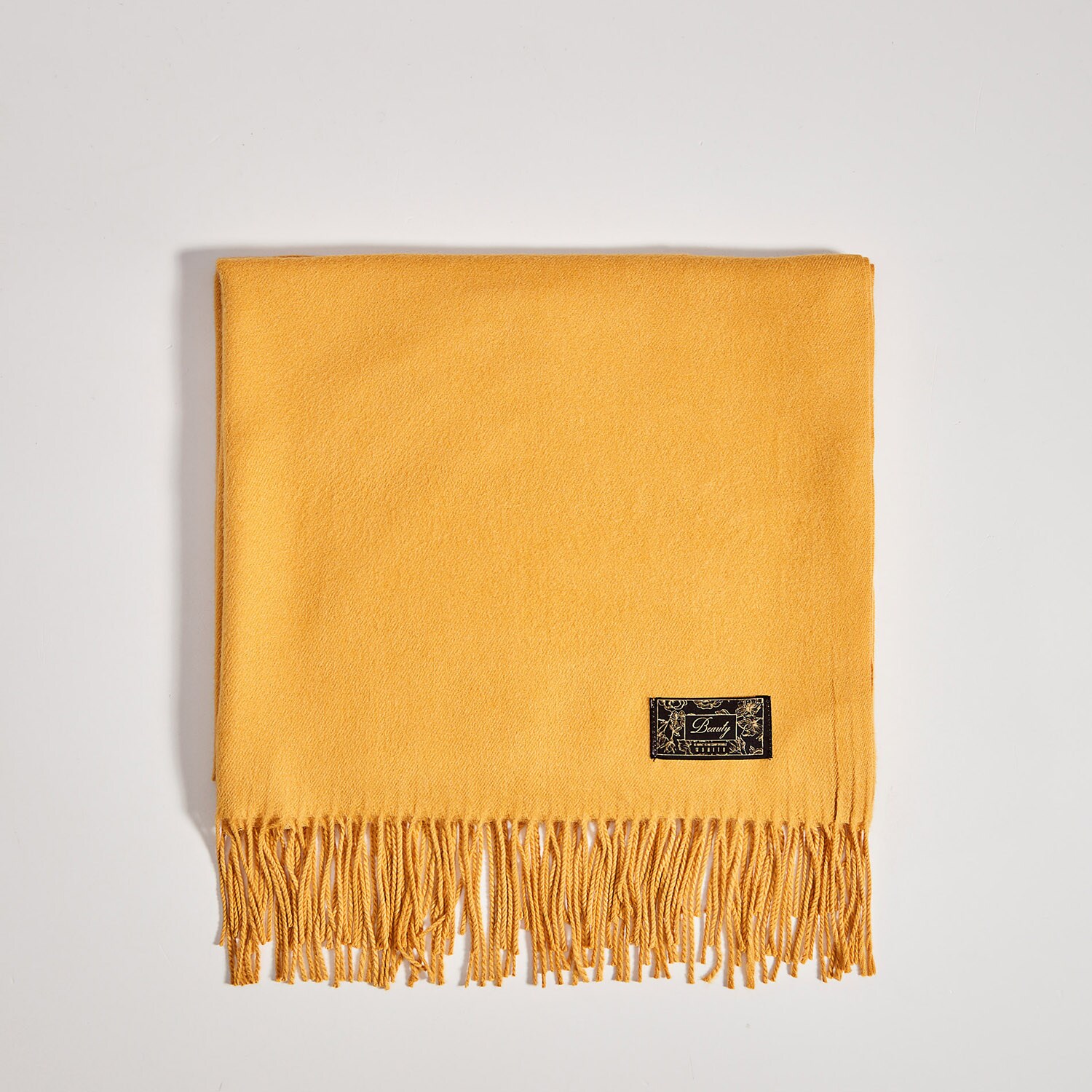 Hladký šál so strapcami