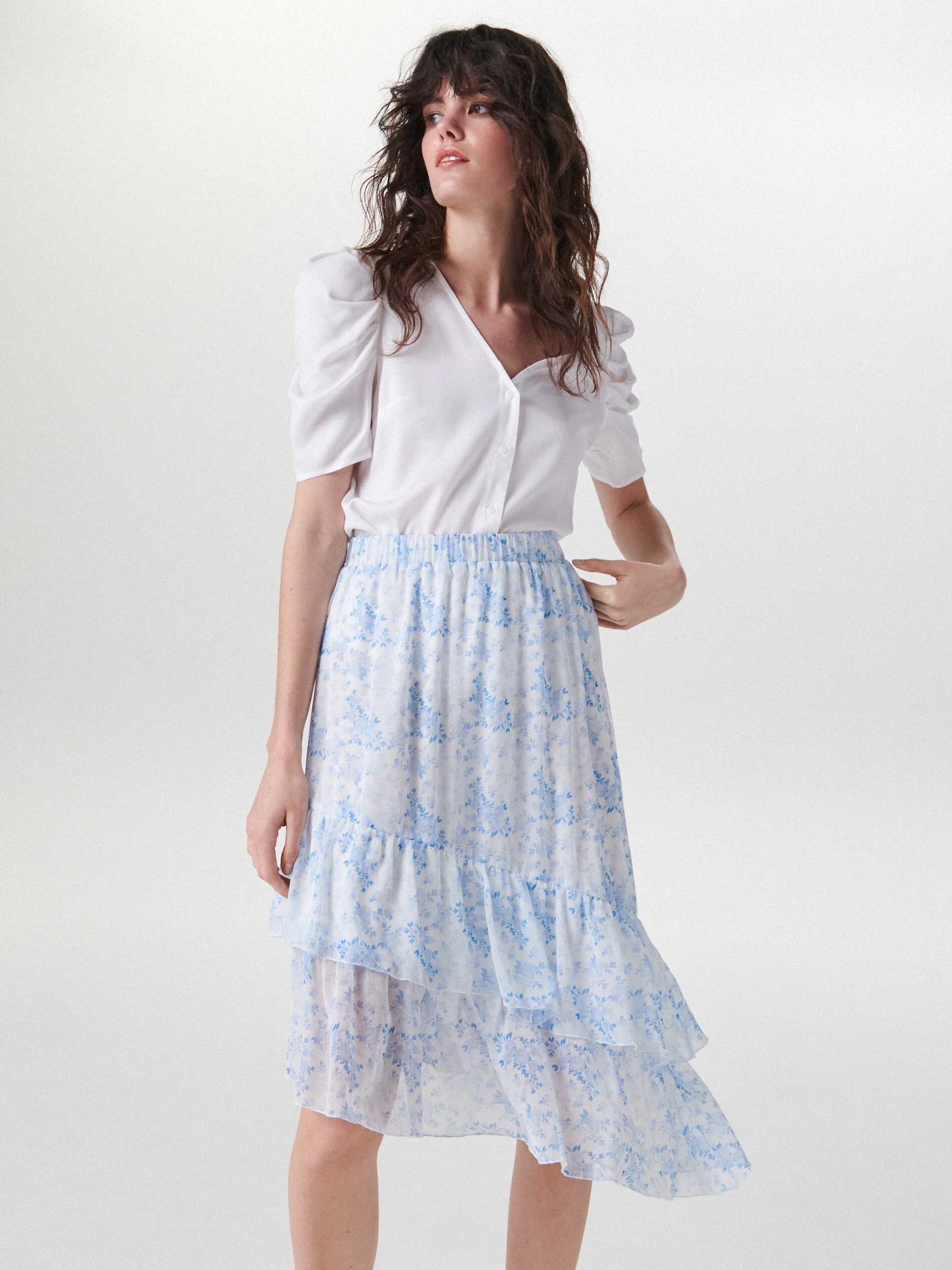 Sukňa s asymetrickým volánom